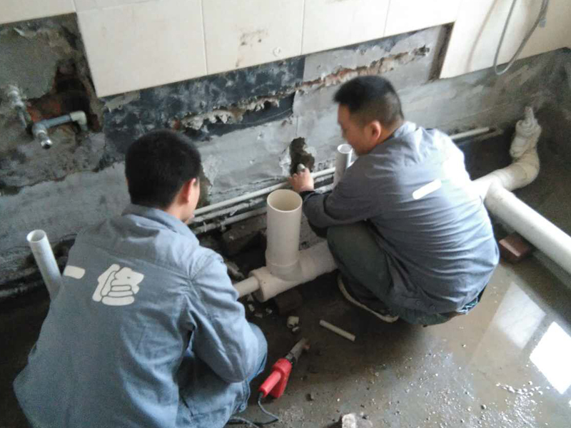 广州水管维修安装师傅,附近修水管电话,广州水管维修一般收费多少