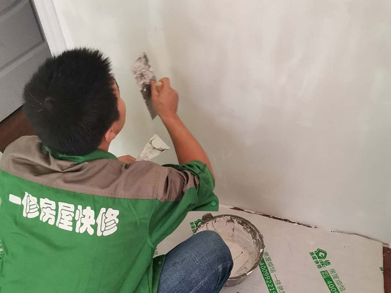 重庆房屋墙面翻新_重庆旧房墙壁刷漆_重庆老房粉刷墙面